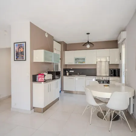 Proche Croisette Et Plages - 2 Pieces Avec Terrasse, Jardin Prive Et Parking * Cannes