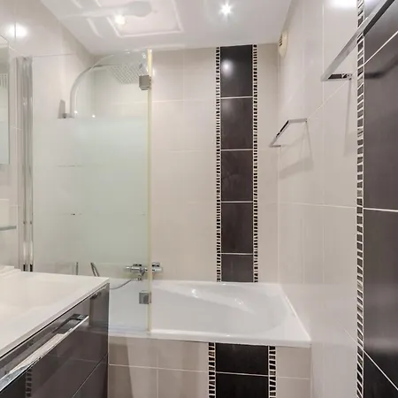 Proche Croisette Et Plages - 2 Pieces Avec Terrasse, Jardin Prive Et Parking * Cannes